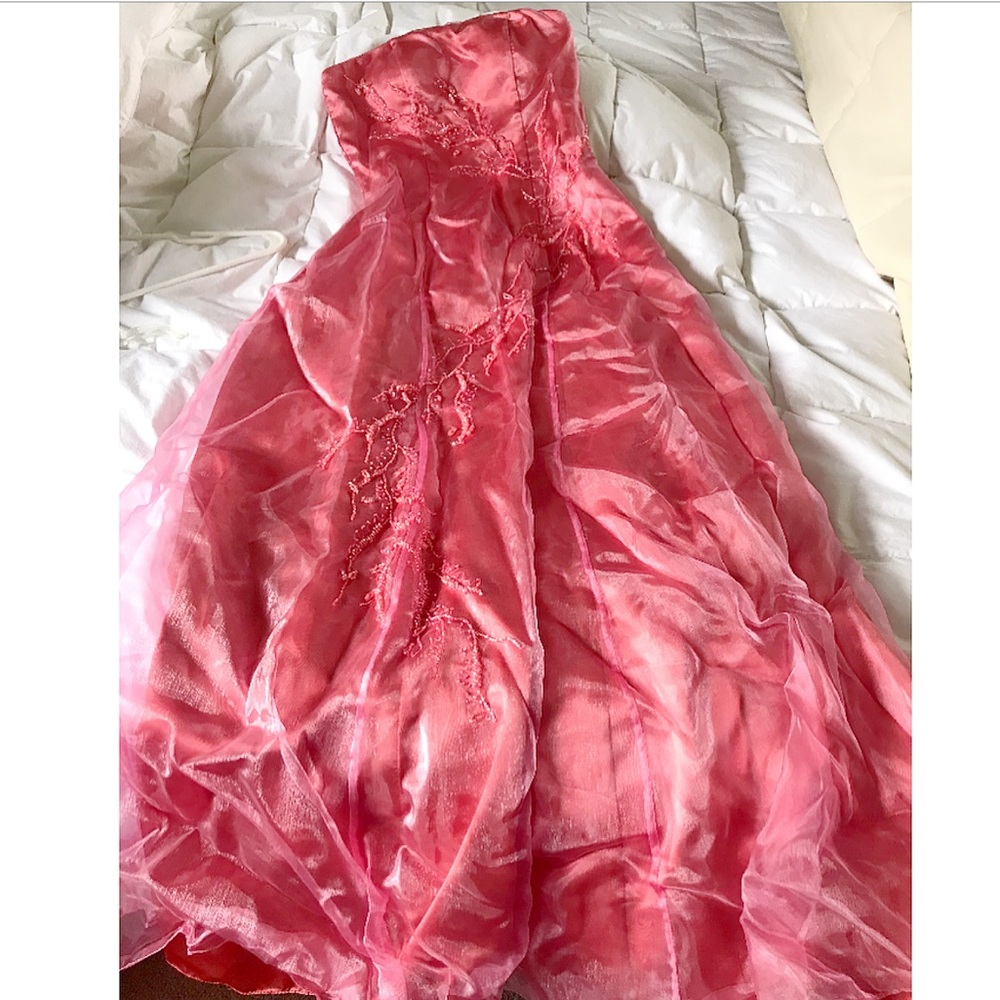 Women’s ball gown dress long pink